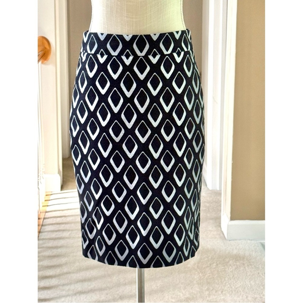 Ann Taylor Black White‎ Geometric Diamond Print Pencil Skirt Size 4 Textured